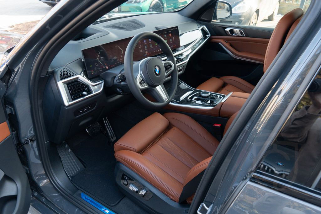 BMW X5 40i M SPORT.PANO.LUFTFE.SOFTC.INDIVIDUAL.22"