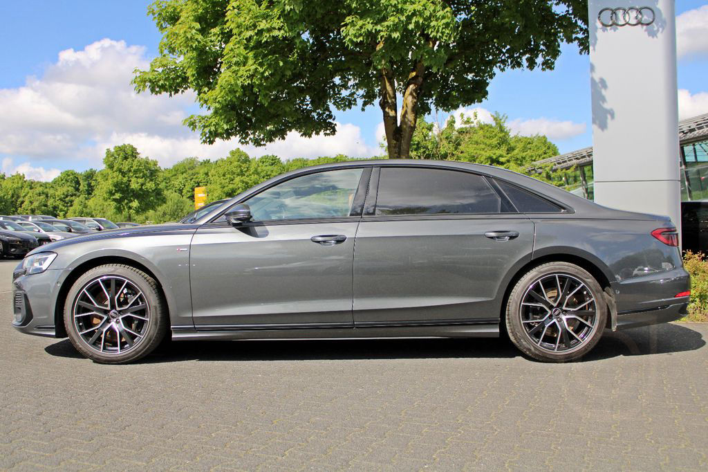 Audi A8 Lang 60TFSI S LINE BLACK PANO B&O ADV.UPE193