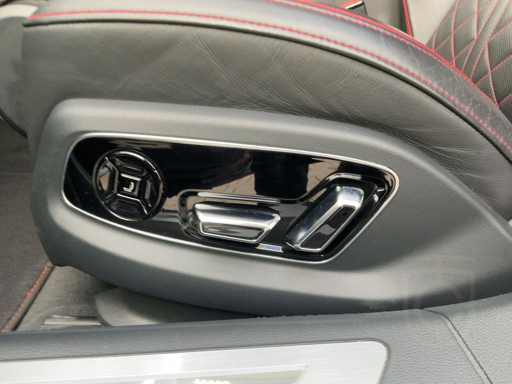 Audi S8 quattro PanoDach | HUD | AHK | Standhzg | 5JG