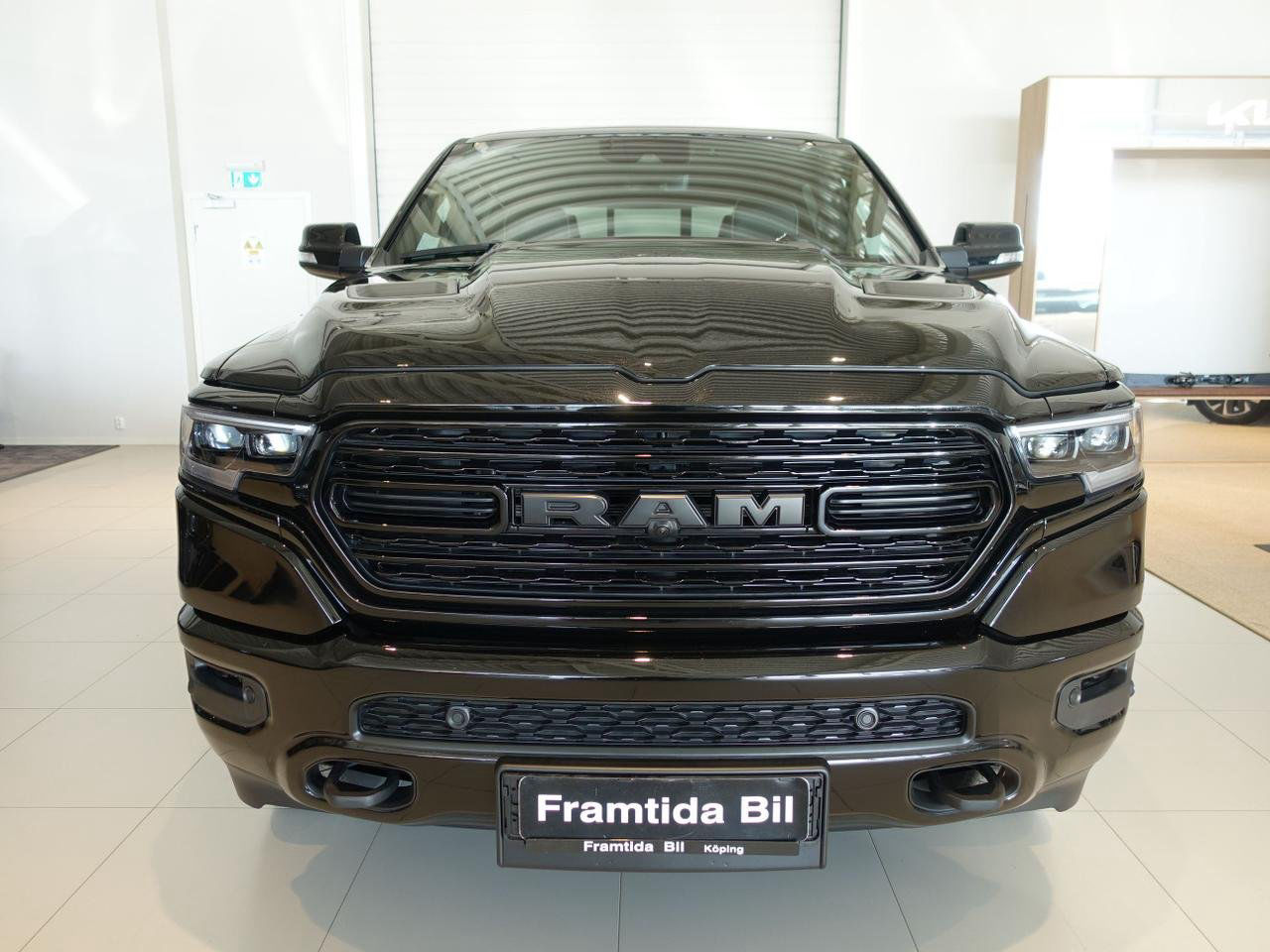 Dodge RAM 1500 Limited Night Multi-function Tailgate, Rambox