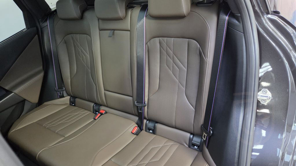 BMW X3 M50 xDrive AHK Pano 21' Sitzlüftung ACC 360°