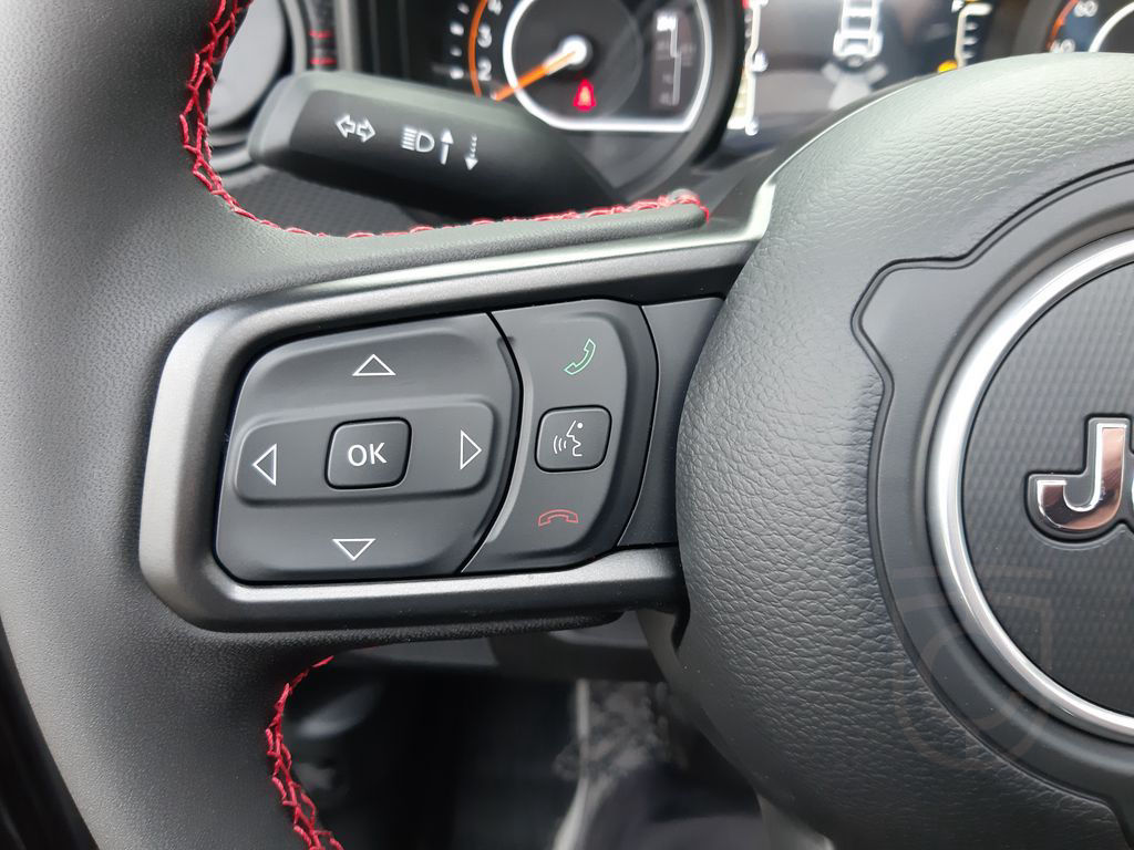 Jeep Wrangler Rubicon My 24 mit SkyOne Touchdach