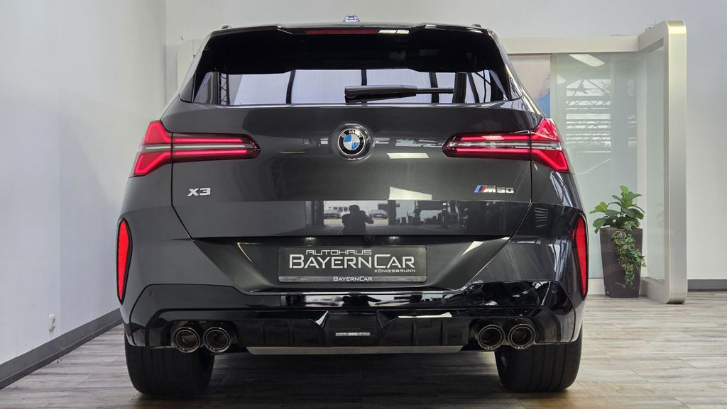 BMW X3 M50 xDrive AHK Pano 21' Sitzlüftung ACC 360°