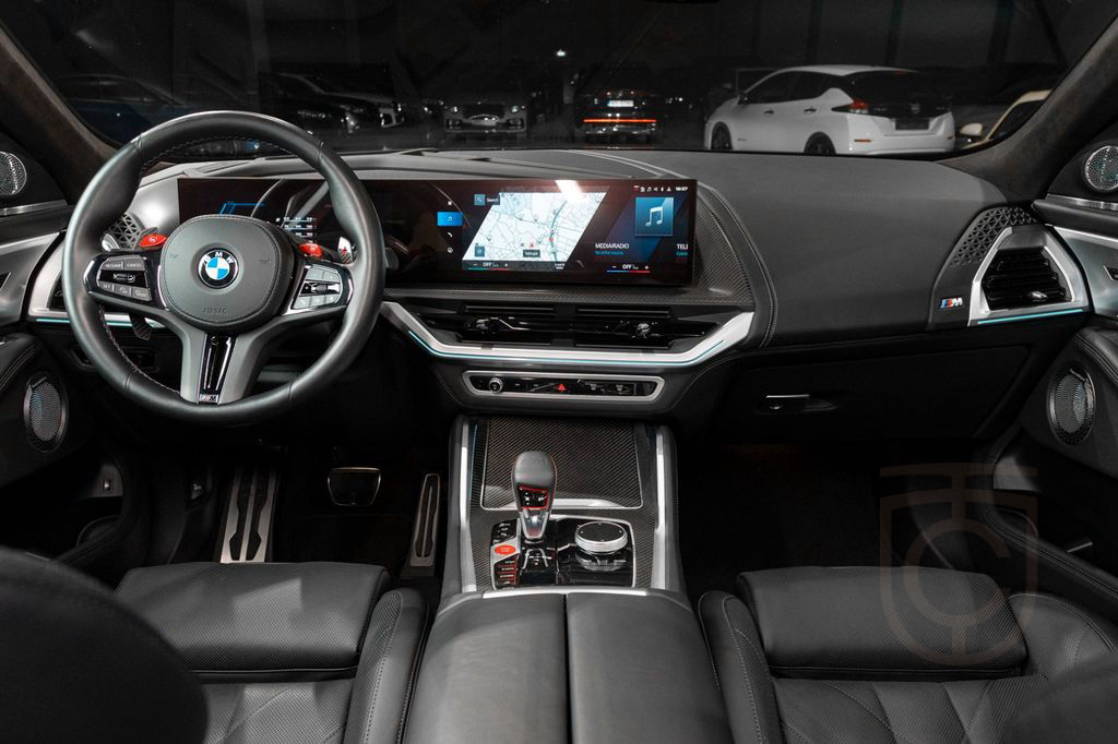 BMW XM 4.4 *BOWERS*HITCH*MASSAGE*