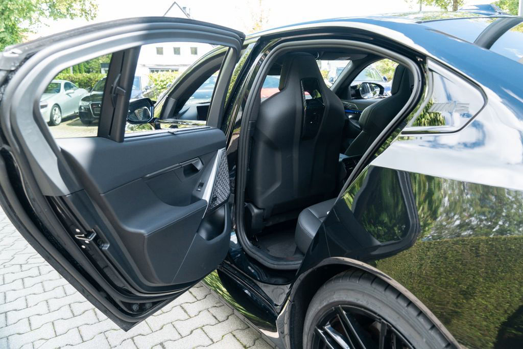 BMW M5 Limousine/ DRIVING PROF. / COMFORT PAKET/ B&W