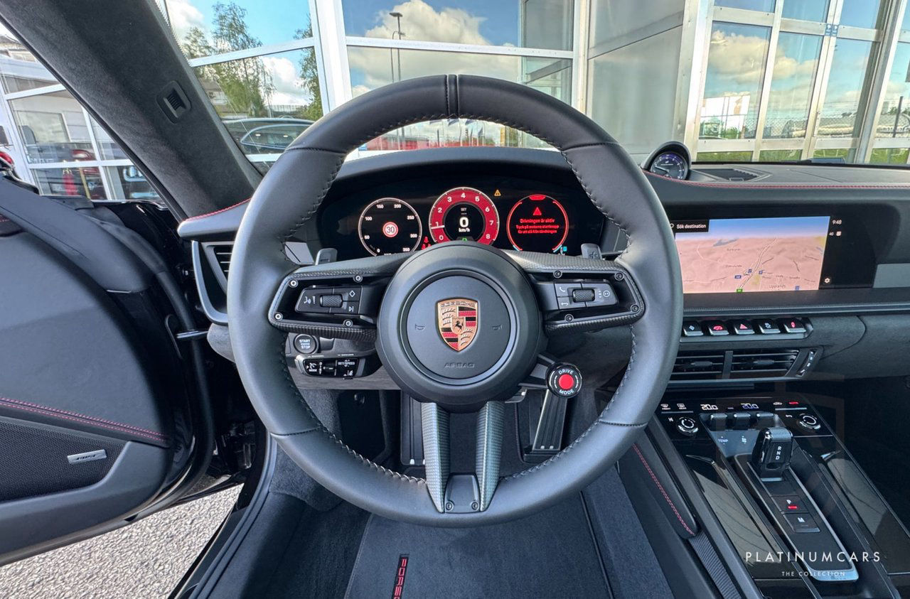 Porsche 911 992.2 Carrera 4 GTS