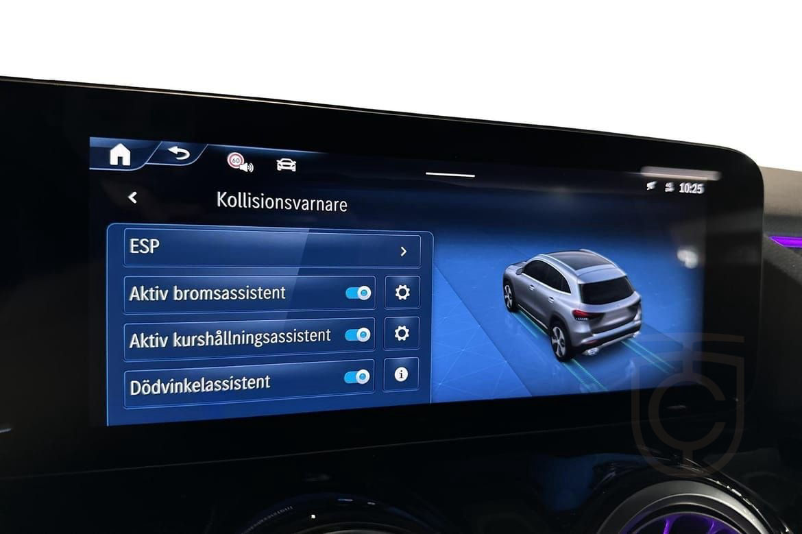 Mercedes-Benz GLA 200 AMG Panorama 360° Distronic