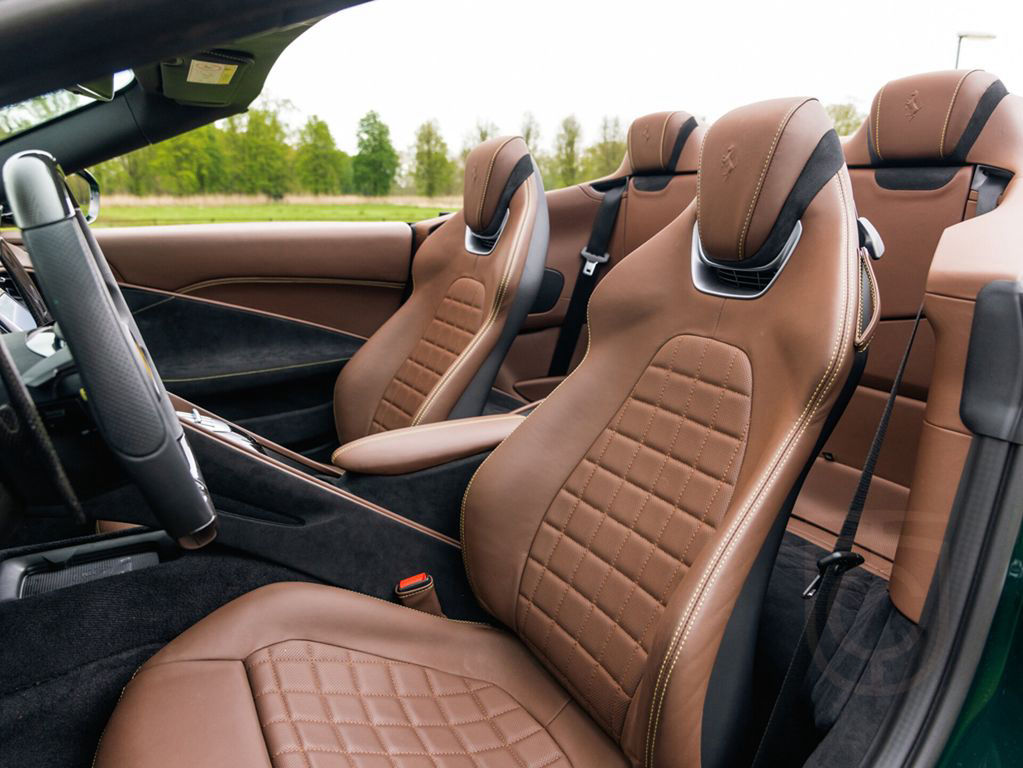 Ferrari Roma Spider 3.9 V8 Carbon, Adas, kamera