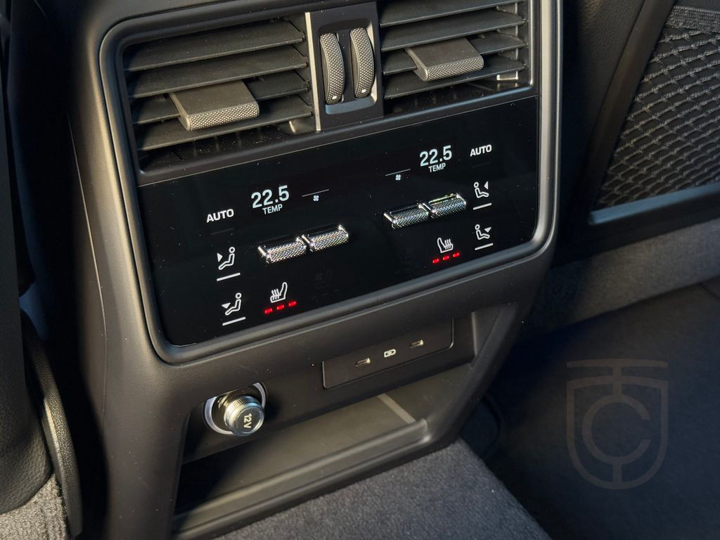 Porsche Cayenne Turbo E-Hybrid Coupe mit GT-Paket | PDCC