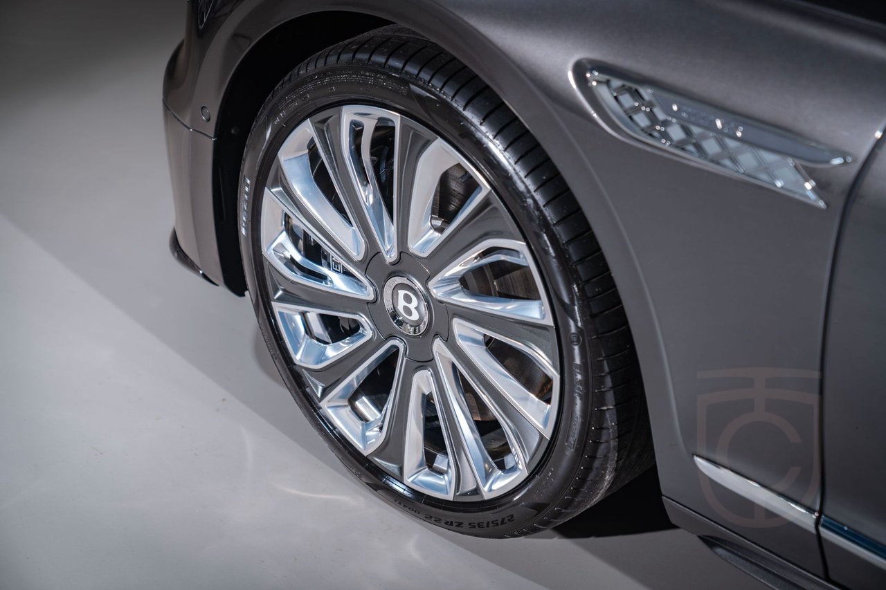 Bentley Flying Spur Mulliner Ultra Performance Hybrid