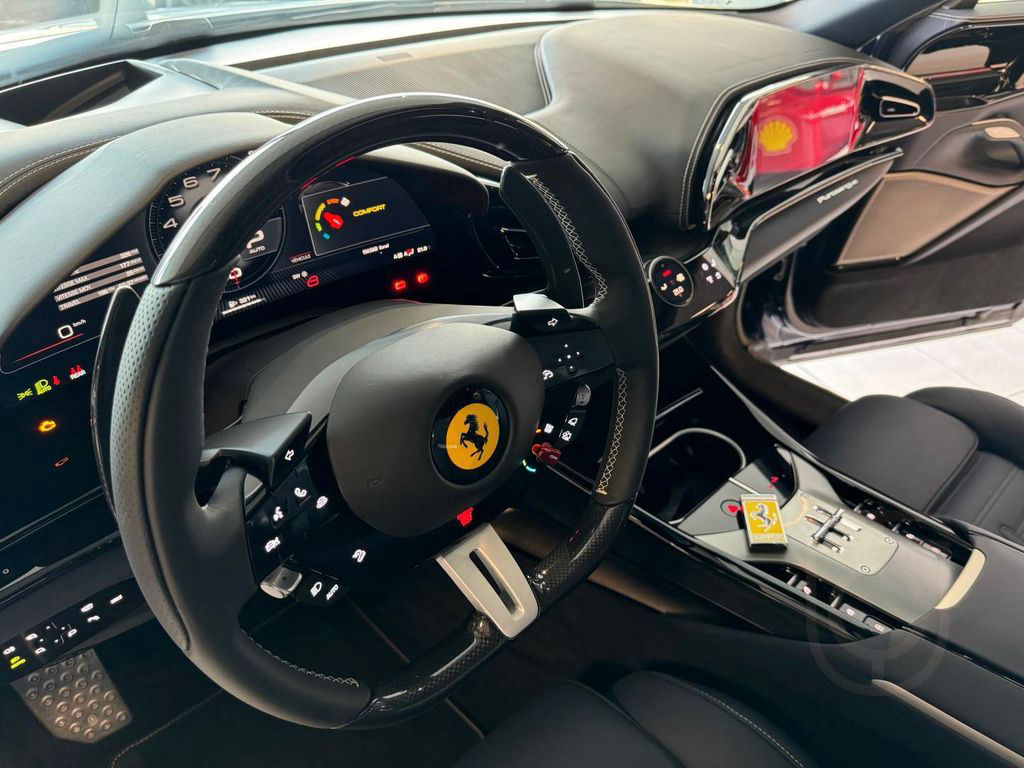 Ferrari Purosangue V12 725 DCT 4WD