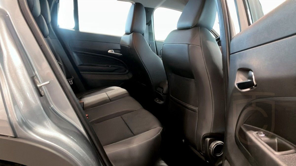 Jeep Avenger MHEV 1.2 100HP DCT6 FWD ALTITUDE