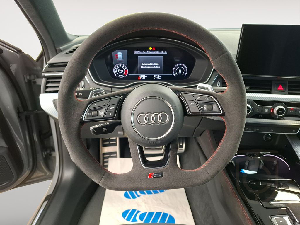 Audi RS 4 Avant quattro Competition/Design-Paket rot