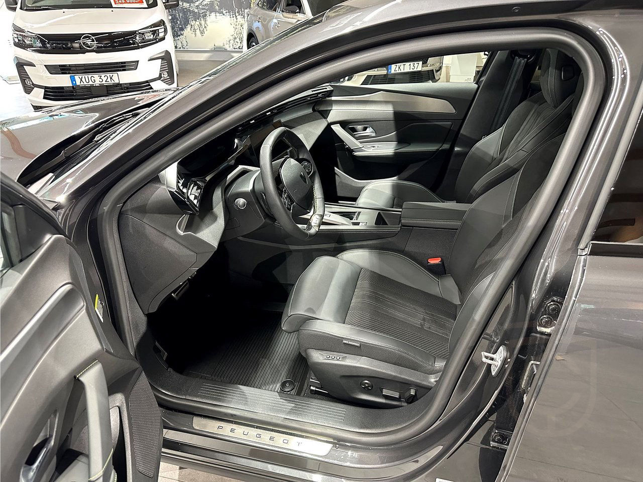 Peugeot 408 GT 1.2 PT
