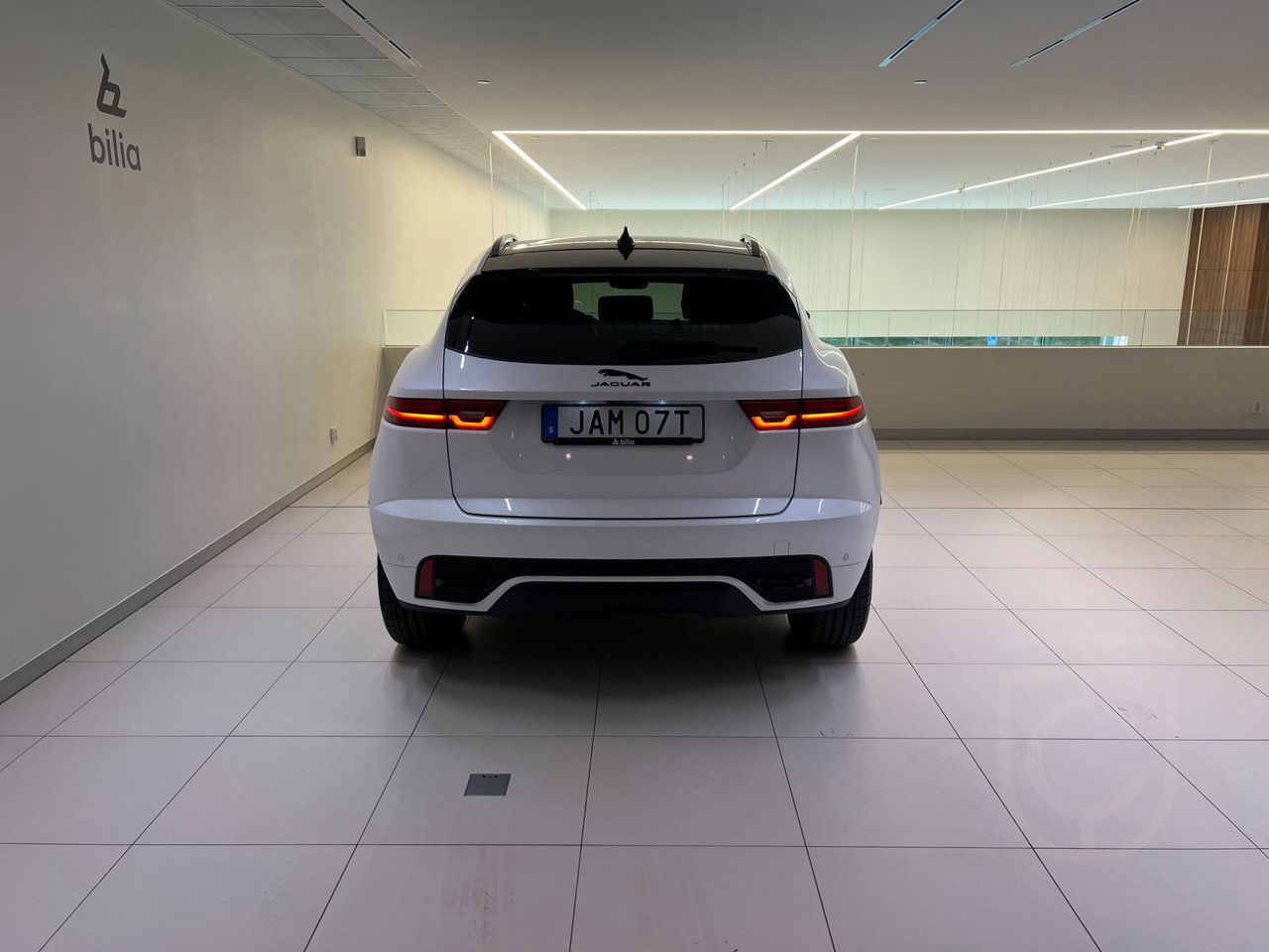 Jaguar E-Pace P300e PHEV R-Dynamic
