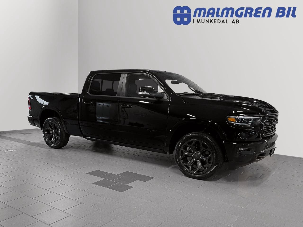 Dodge RAM 1500 V8 Limited Night Crew Cab Longbed