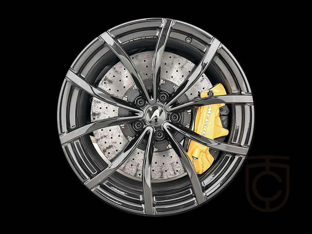 McLaren Artura Performance - McLaren Milano