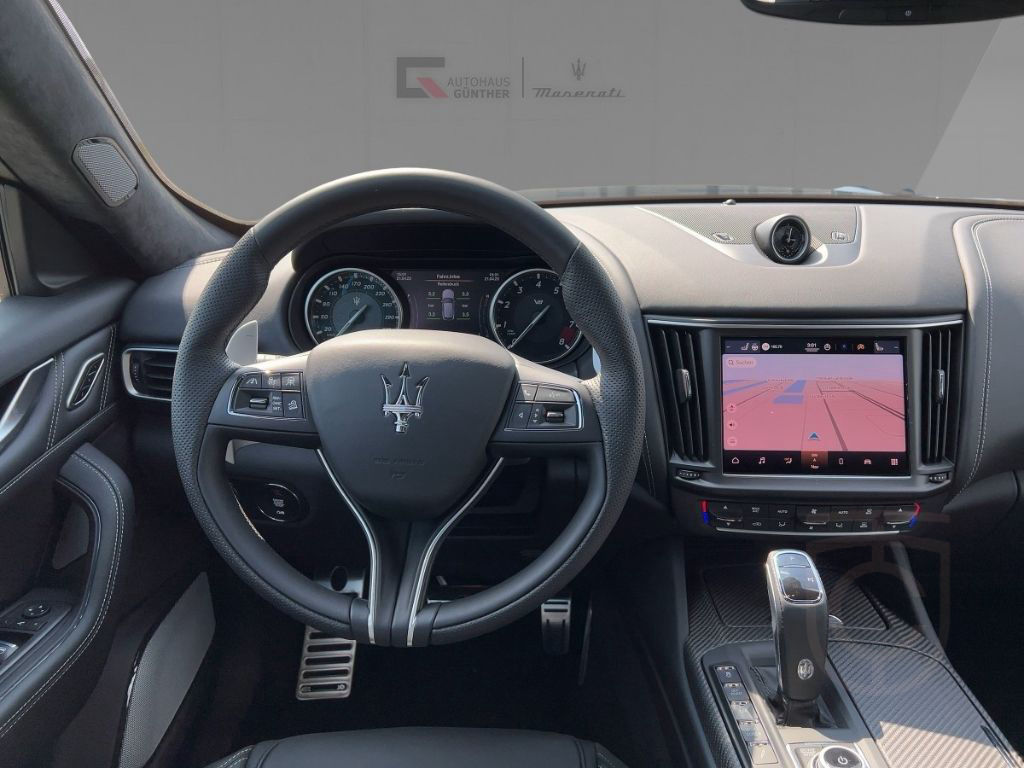 Maserati Levante TROFEO MY23 V8 580PS AWD Nero&Nero