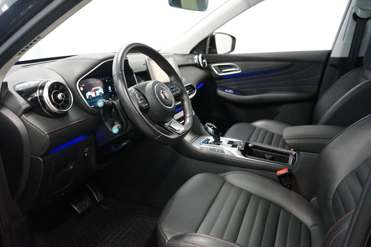 MG EHS Plug-In Hybrid Luxury 1