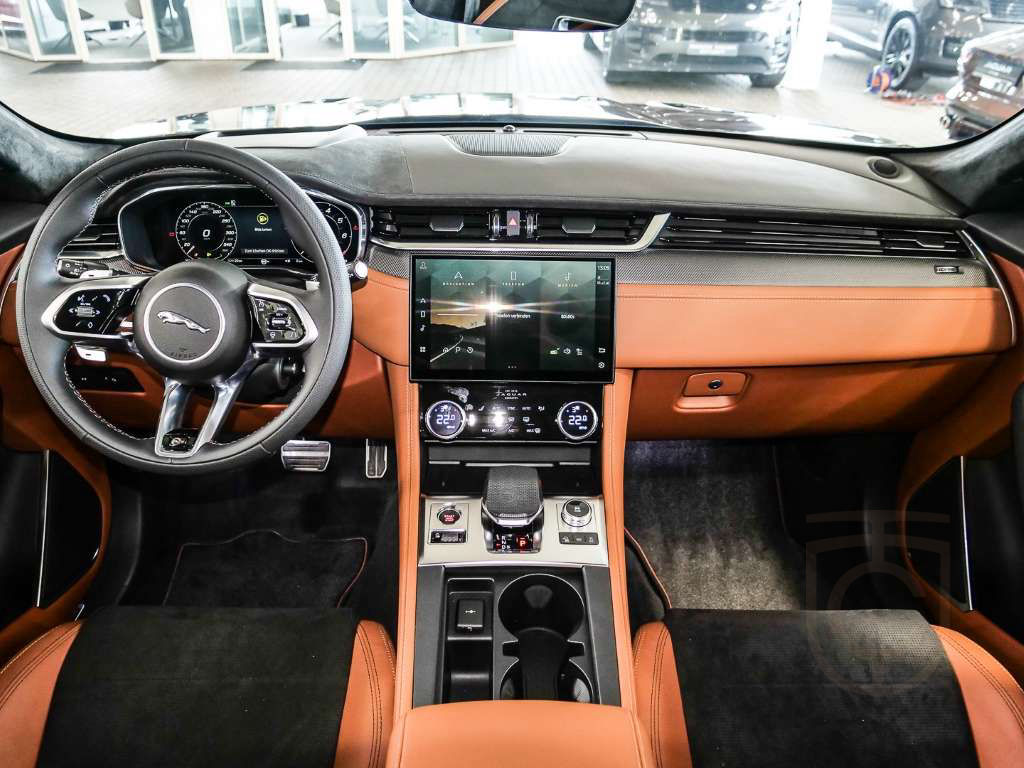 Jaguar F-Pace SVR AWD P550 SPICED COPPER EDITION
