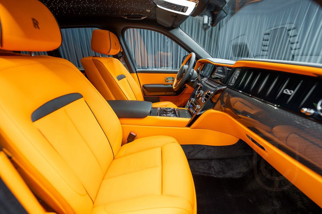 Rolls-Royce Cullinan Black Badge 4Seats Starlight 2025 FULL