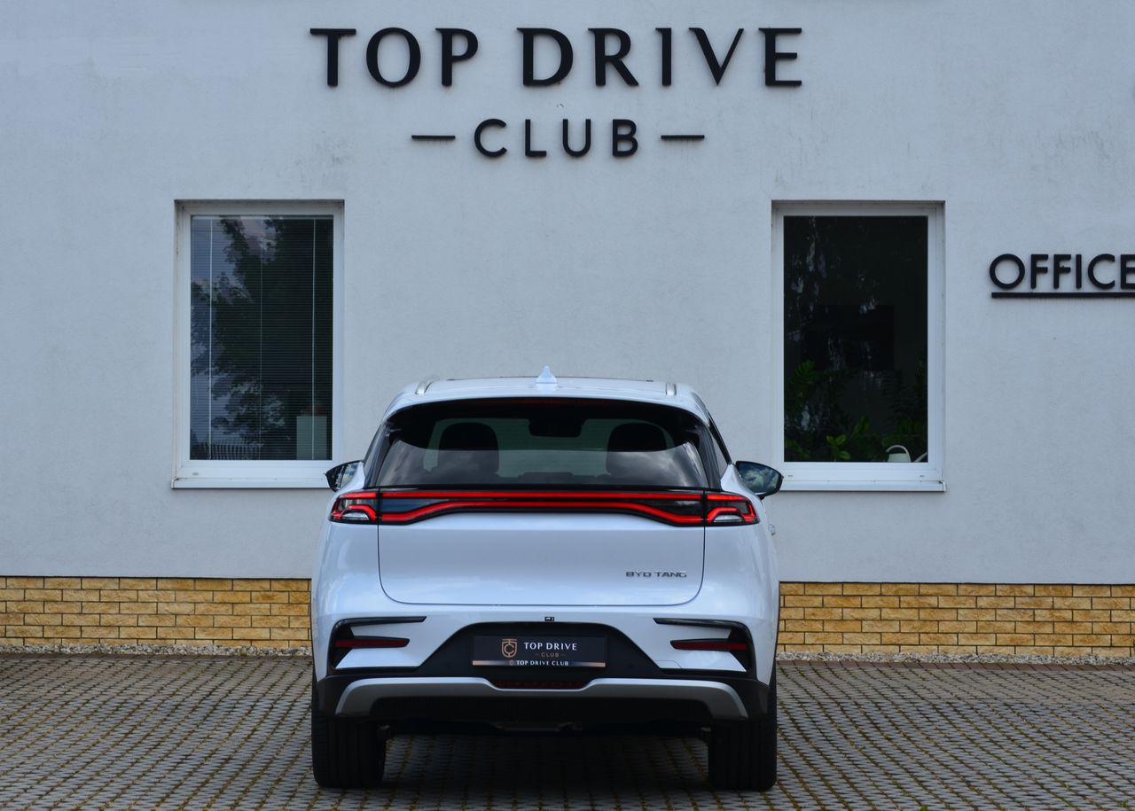 BYD TANG MY2025/AWD/800V/7 míst