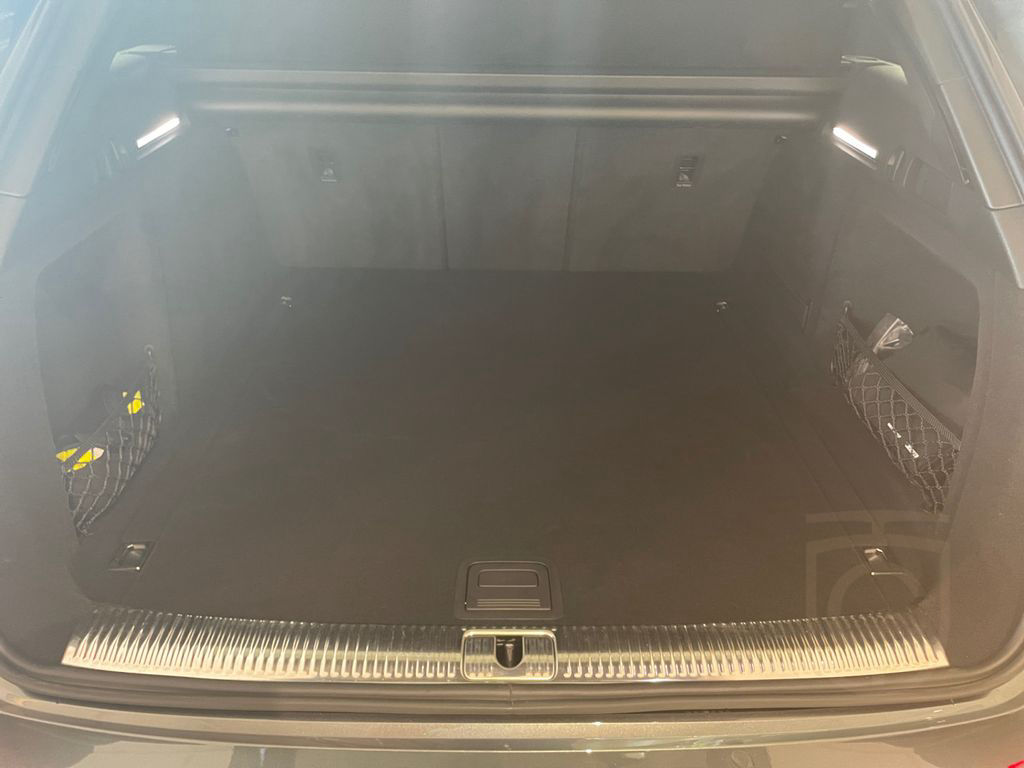 Audi RS 4 Avant TFSI S-tronic quattro B&O Matrix Pano