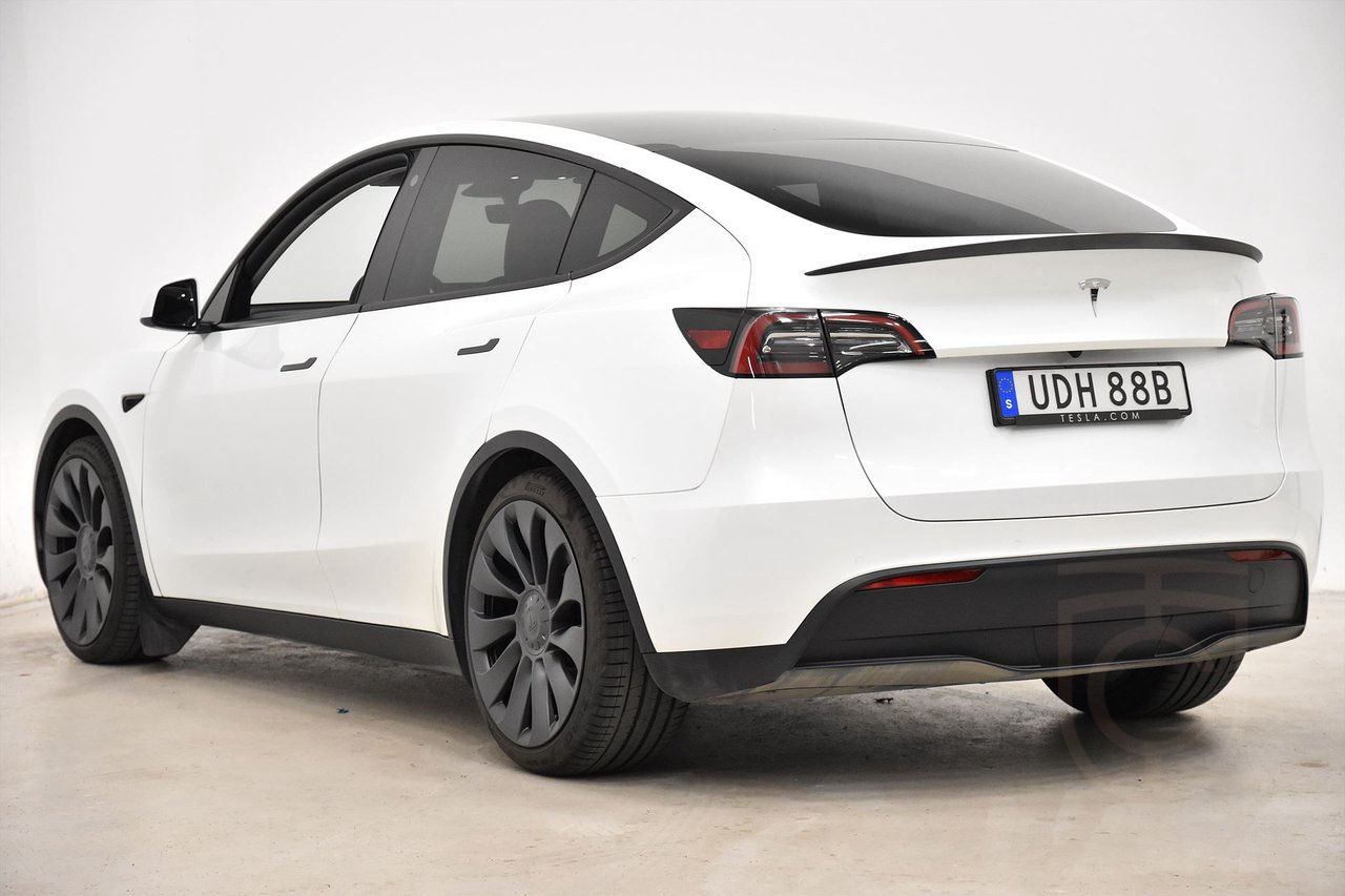 Tesla Model Y Performance AWD Pano