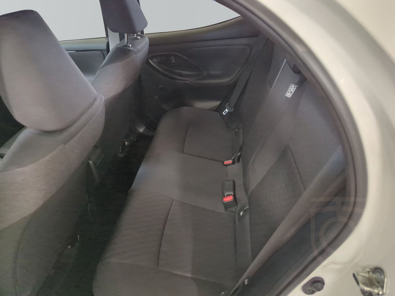 Toyota Yaris 1,5 HYBRID ACTIVE 5-D