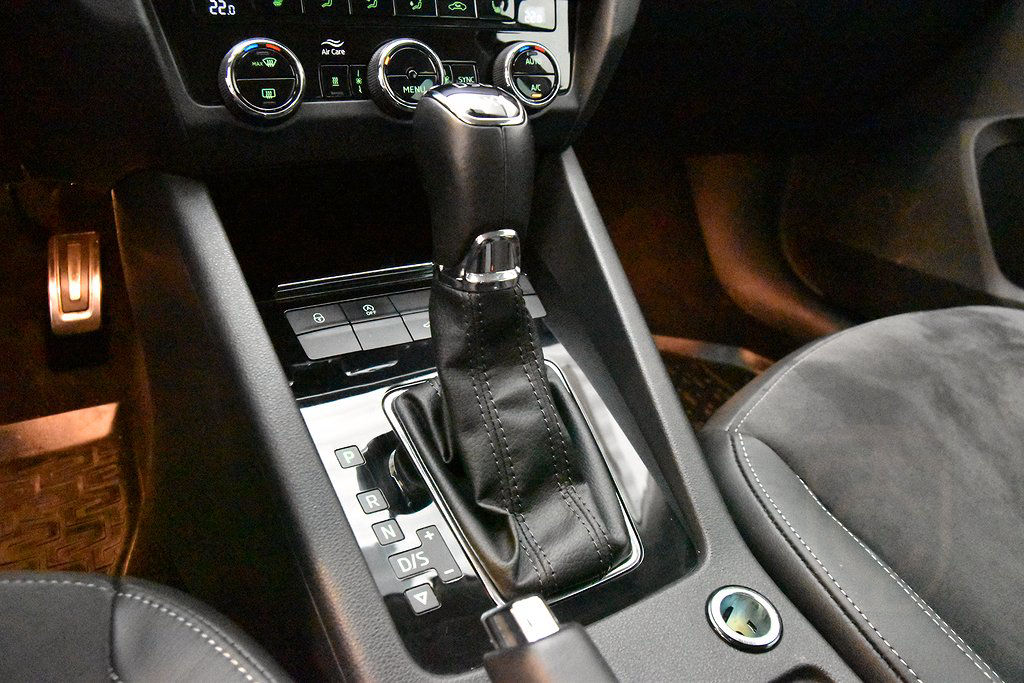 Skoda Octavia Scout 2.0 TDI 4x4 DSG Premium Nav Värmare Drag
