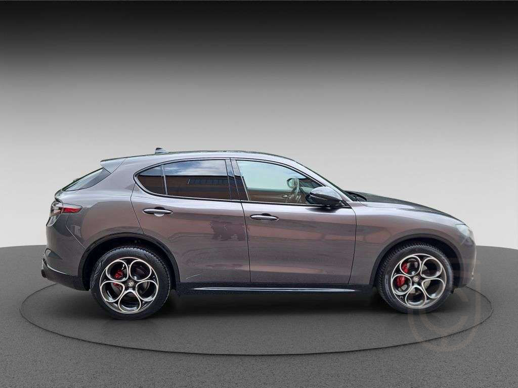 Alfa Romeo Stelvio VELOCE*LED