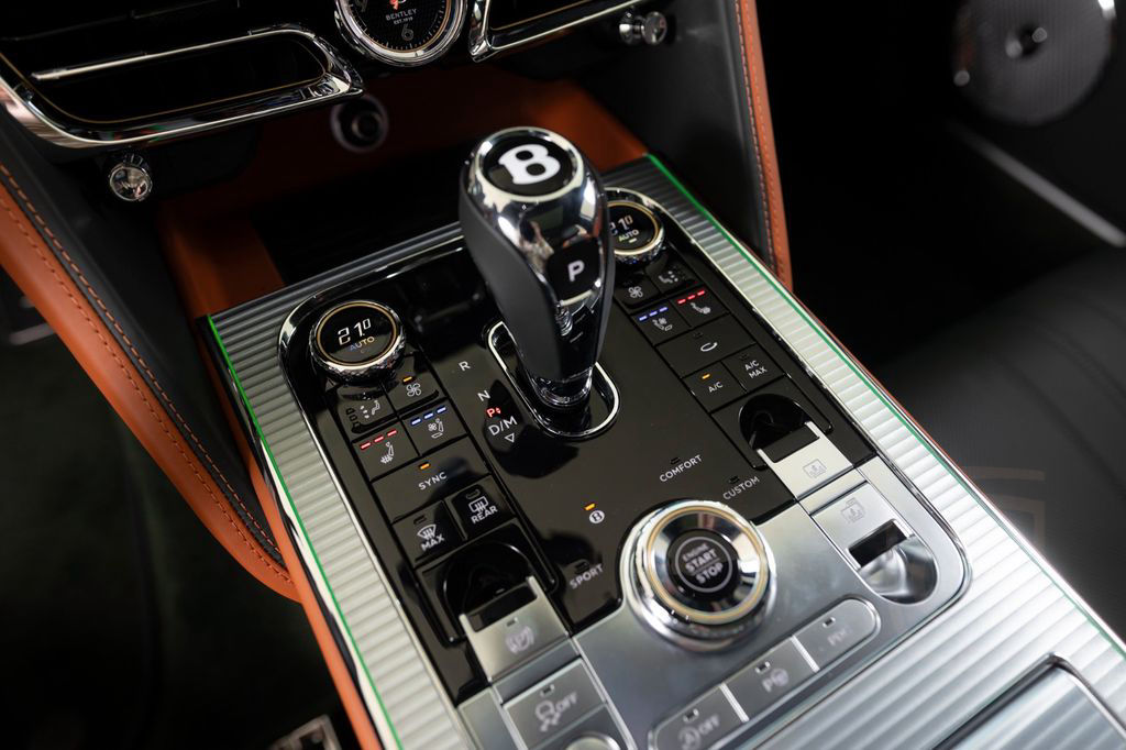 Bentley Flying Spur S V8 - Naim, Diamond Quilting
