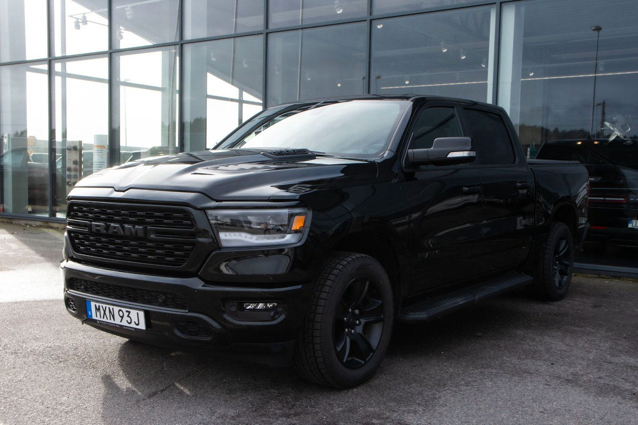 Dodge RAM Laramie Sport 5.7 V8 HEMI 4x4 BLACK EDITION NIGHT topdriveclub