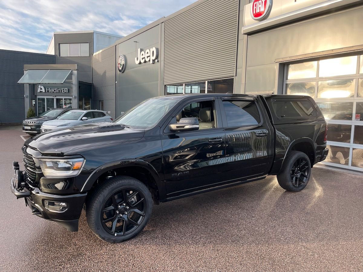 Dodge RAM 1500 Laramie Work Night Edition