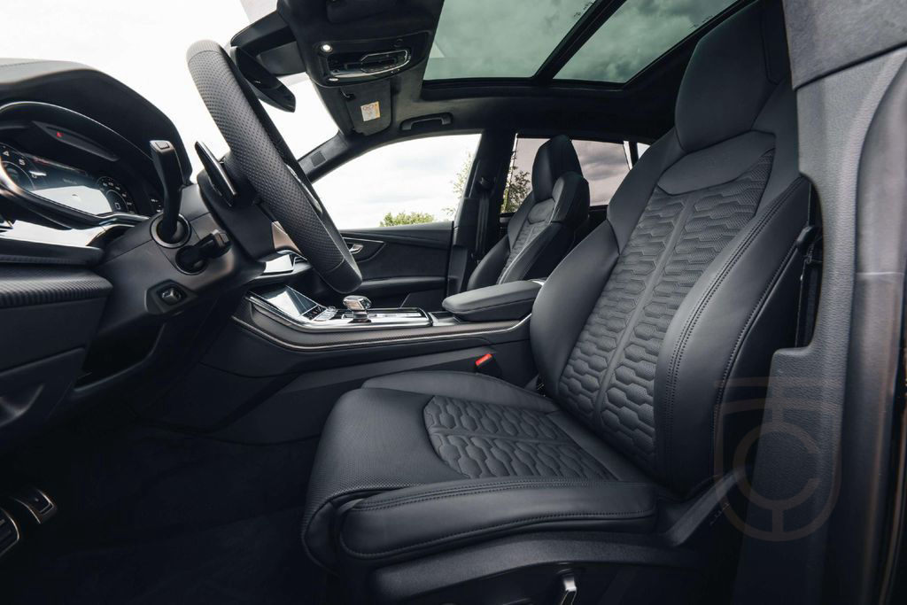 Audi RS Q8 Performance / New / Ceramic / Sunroof / Ma