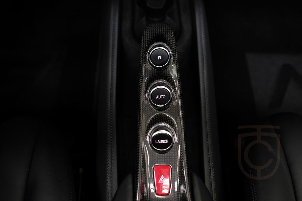 Ferrari F8 Spider/CARBON/LIFT/PASS.DISPL/RACINGSEATS/JBL