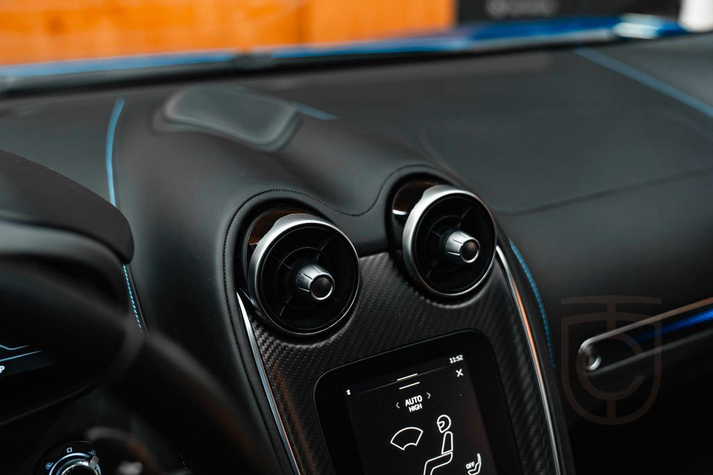 McLaren GT | WARRANTY | B&W | CARBON | LIFT | SERVICE 25