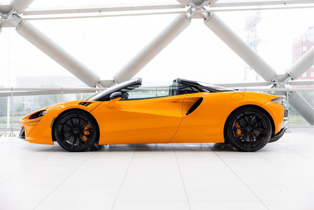 McLaren Artura Spider 3.0 V6 Plug-In | Performance | Car