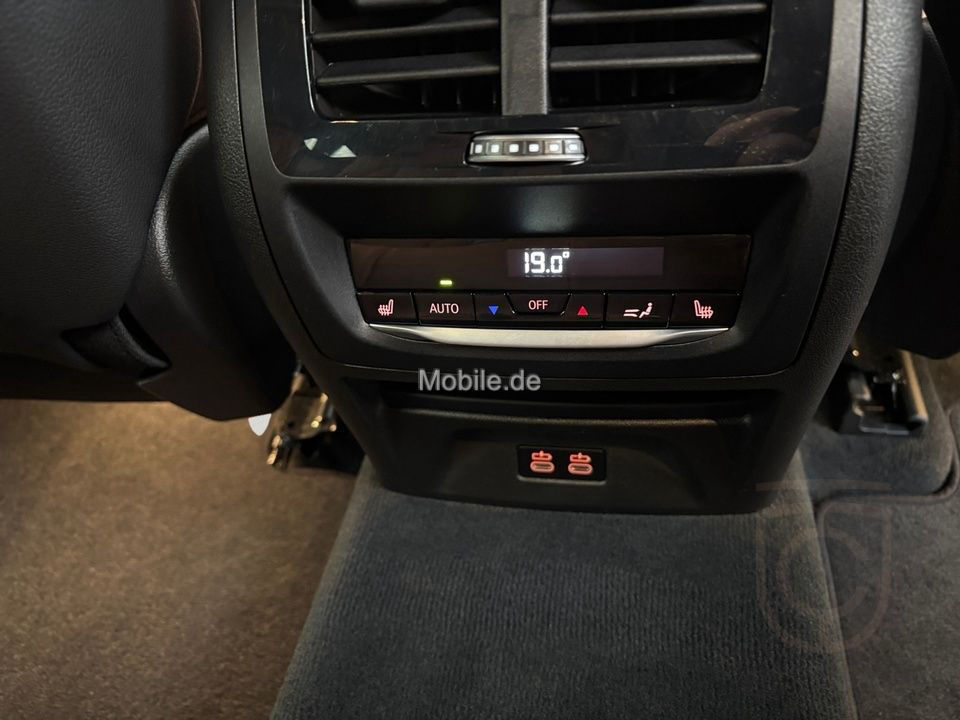 BMW X4 M Competition / NP= 118.040,- / Pano / HeadUp