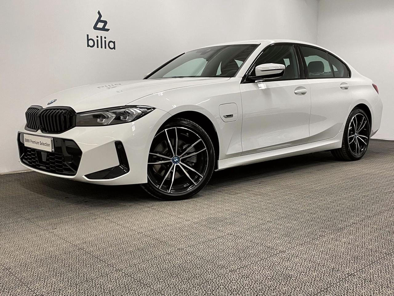 BMW 330e xDrive Sedan