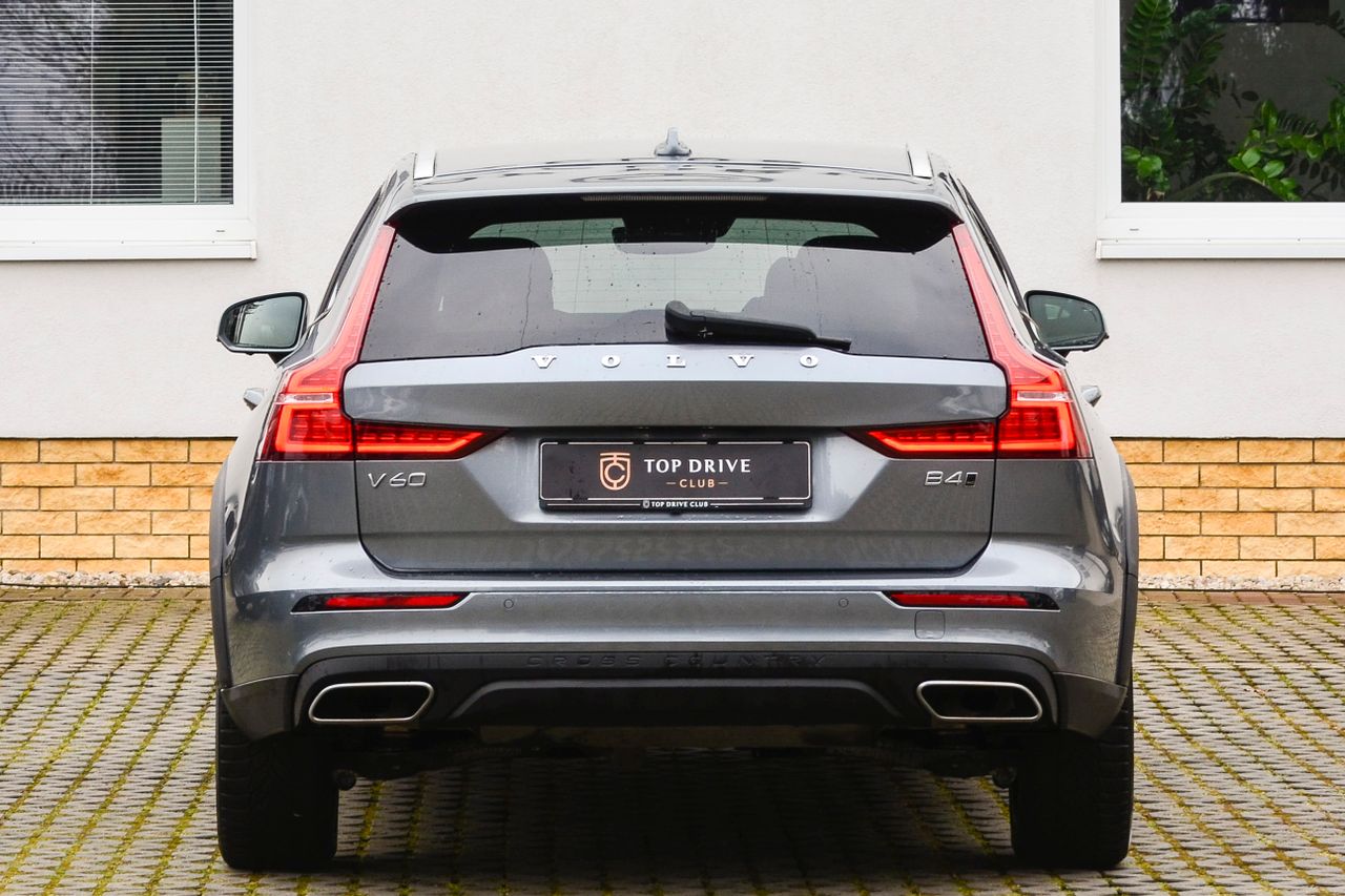 Volvo V60 CC B4 AWD Momentum