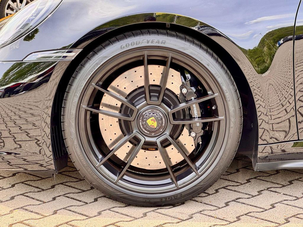 Porsche 992 GTS *360°KAMERA*BOSE*XPEL FOLIE*RACE TEX*
