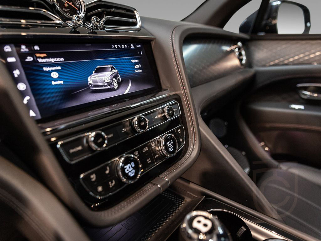 Bentley Bentayga V8 Azure EWB |First Edition|Black Line|