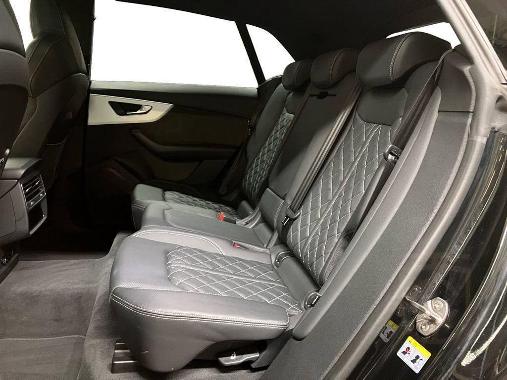 Audi SQ8 TFSI quattro AHK Leder Pano Virtual Standh S