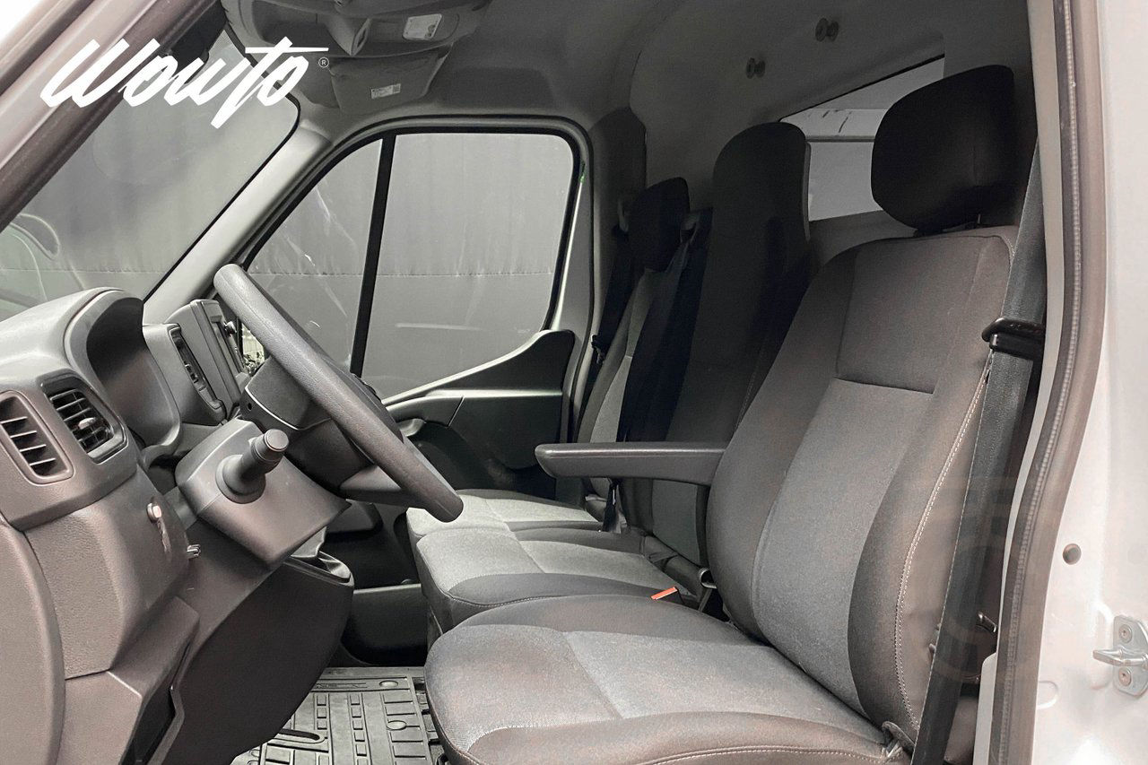 Nissan Interstar Van dCi 150 L3h2 M T 3.5t
