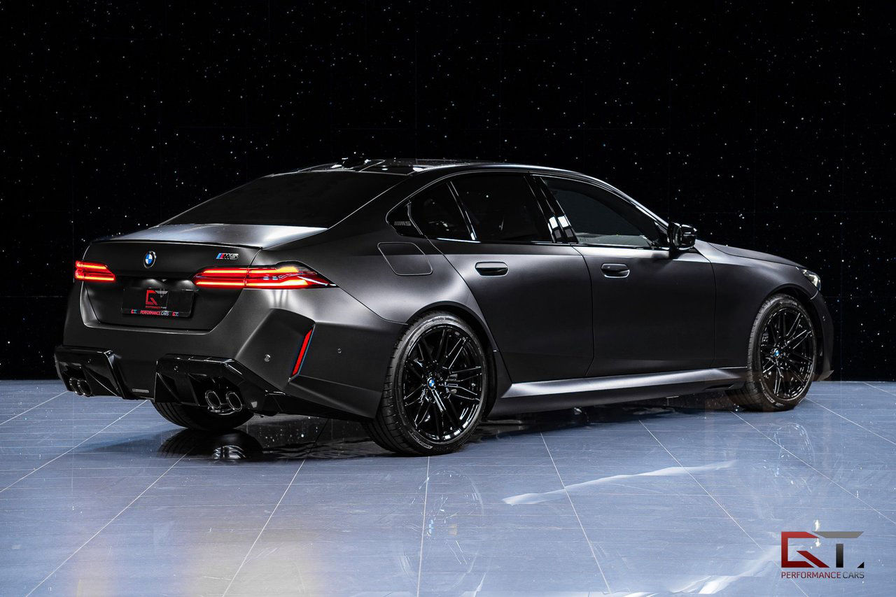 BMW M5 G90