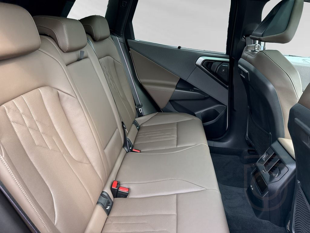 BMW X3 M50 xDrive *Dune Grey*|AHK|Pano|21"LMR|DAProf