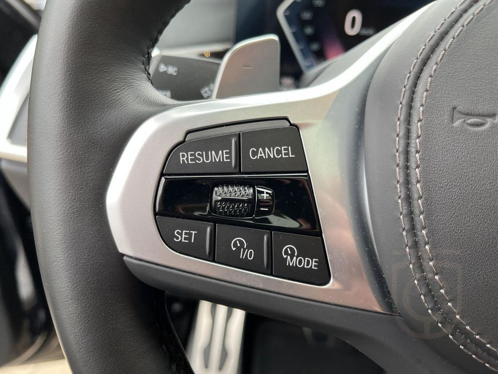 BMW X7 xDrive40i M-Sport AHK Iconic Glow 360°