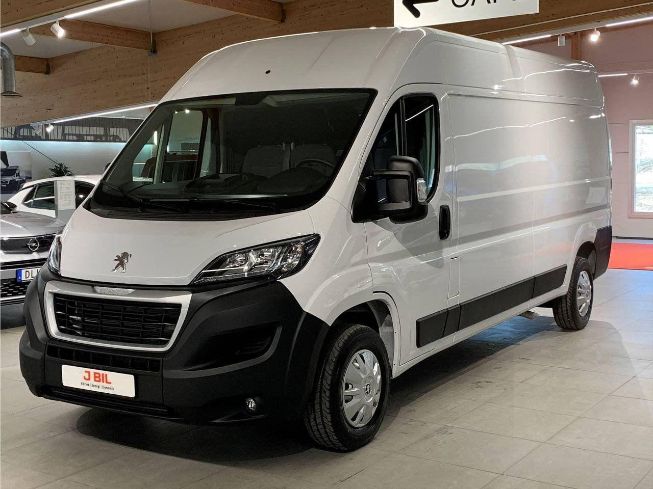 Peugeot Boxer PRO+ BlueHDi