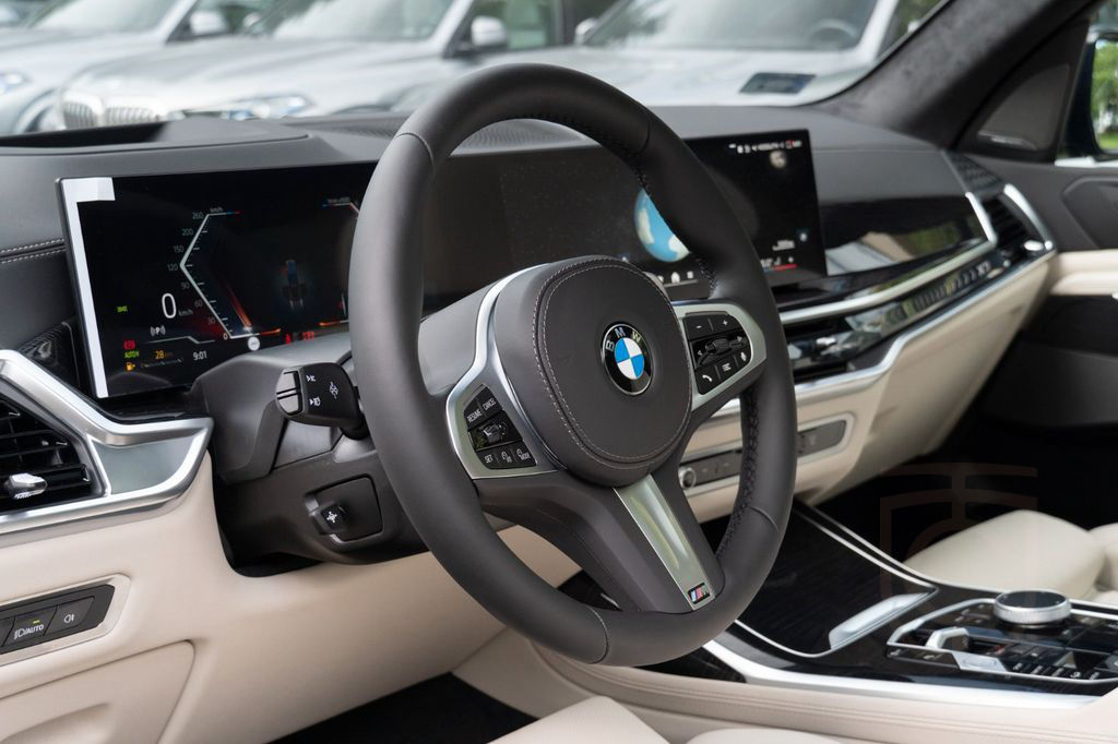 BMW X7 40d M SPORT.SOFTC.LUFTF.PANO.DR.ASS.AHK.5/100